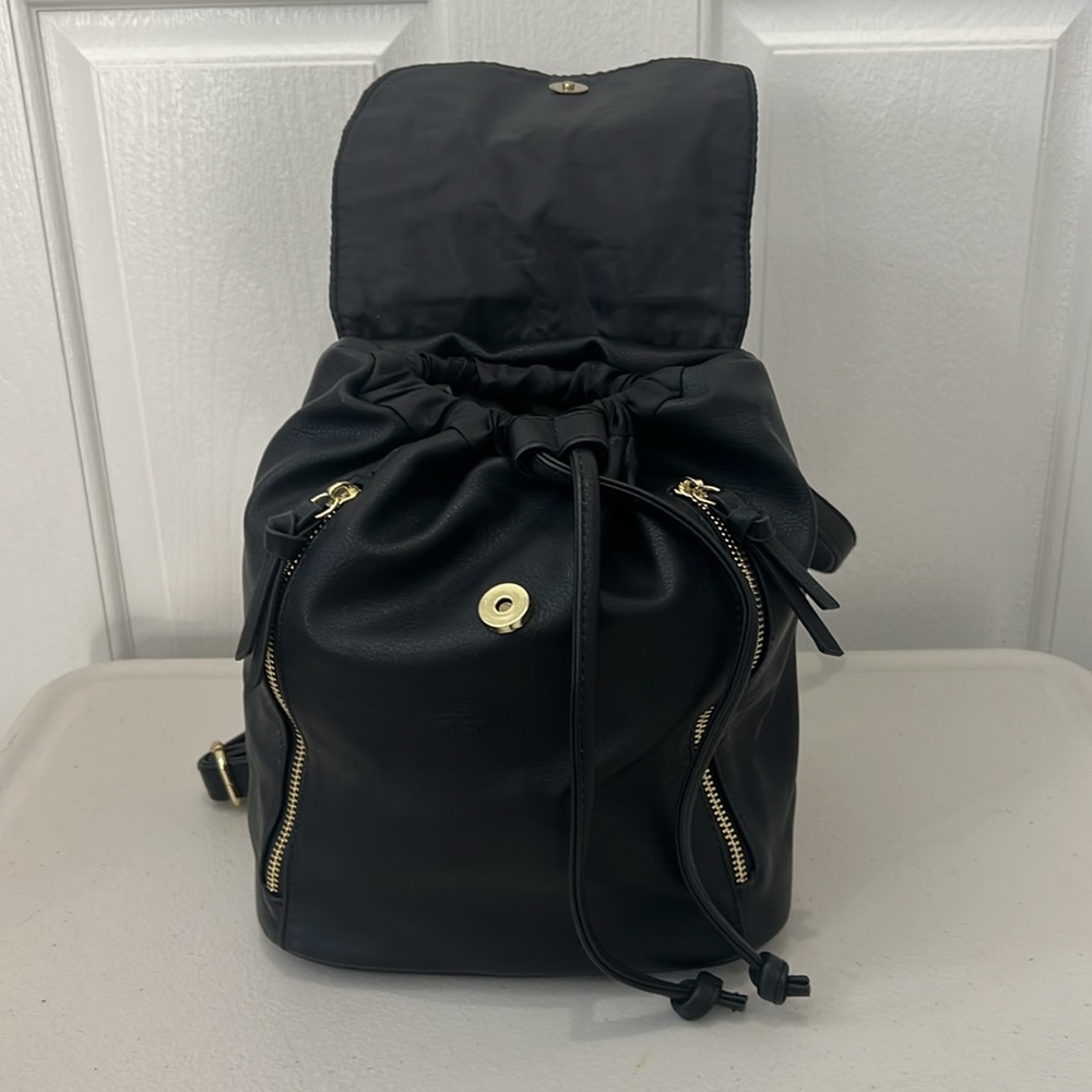 Mossimo Backpack - Picture 2 of 4